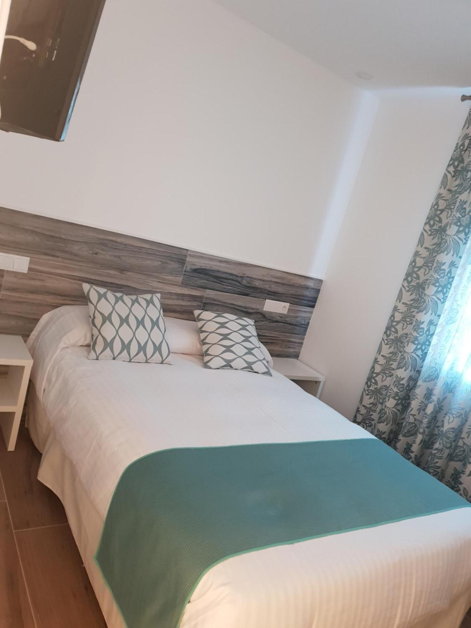 Hostal Cabanas Карбонерас-де-Гуадасаон Экстерьер фото