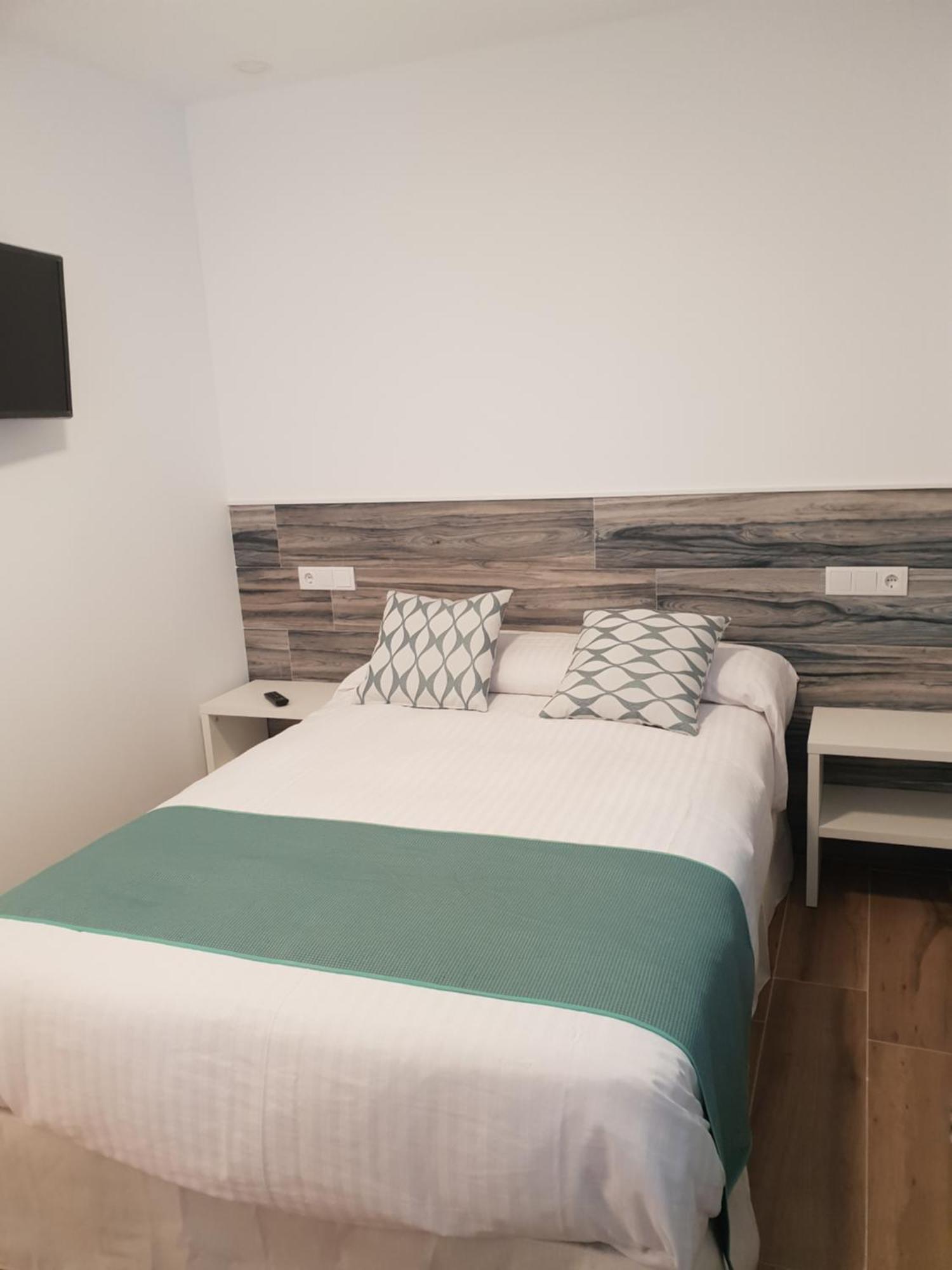 Hostal Cabanas Карбонерас-де-Гуадасаон Экстерьер фото