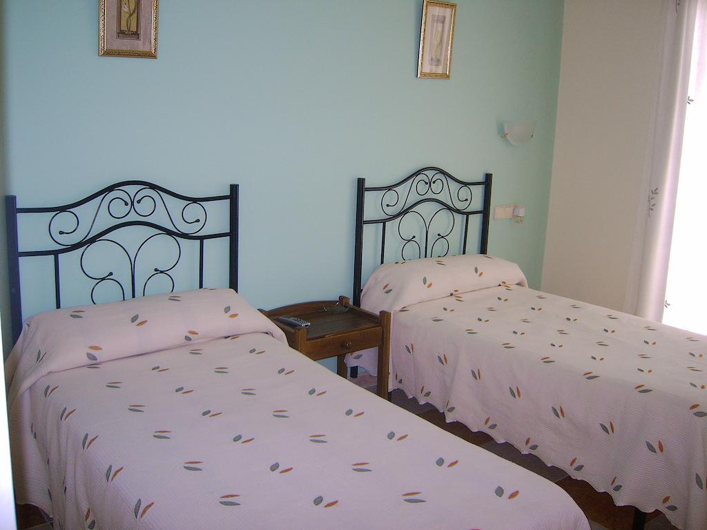 Hostal Cabanas Карбонерас-де-Гуадасаон Номер фото